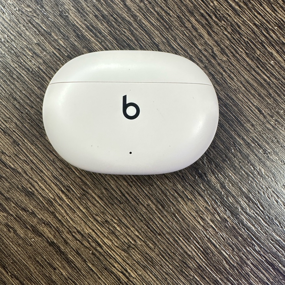 Beats by Dre White Earbud Headphones